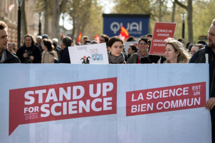 Manifestation de soutien au milieu scientifique américain, à Toulouse, le 3 avril 2025 - Matthieu RONDEL (AFP)
