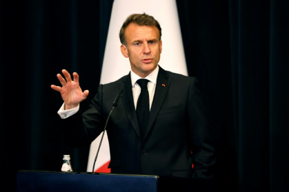 Le président français Emmanuel Macron s'exprime lors d'une conférence de presse à Tirana, le 17 mai 2025 - Ludovic MARIN (AFP)