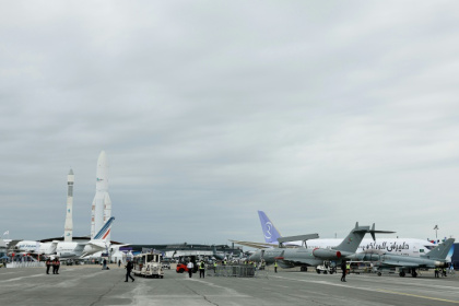 Derniers préparatifs avant la 55e édition du salon Le Bourget près de Paris, le 15 juin 2025 - Thomas SAMSON (AFP)