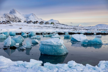 Des blocs de glace au large de Nuuk, au Groenland, le 7 mars 2025 - Jonathan WALTER, Valentina BRESCHI, Sabrina BLANCHARD (AFP)