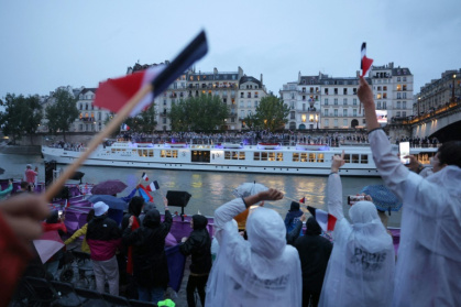 Pendant la cérémonie d'ouverture des Jeux olympiques de Paris le 26 juillet 2024 - ANN WANG (AFP)