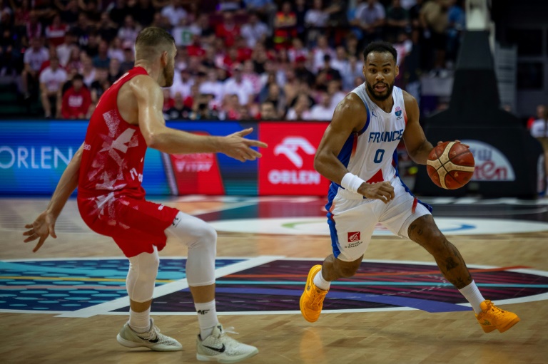 Euro de basket : les Bleus, portés par Yabusele, rebondissent contre la Pologne