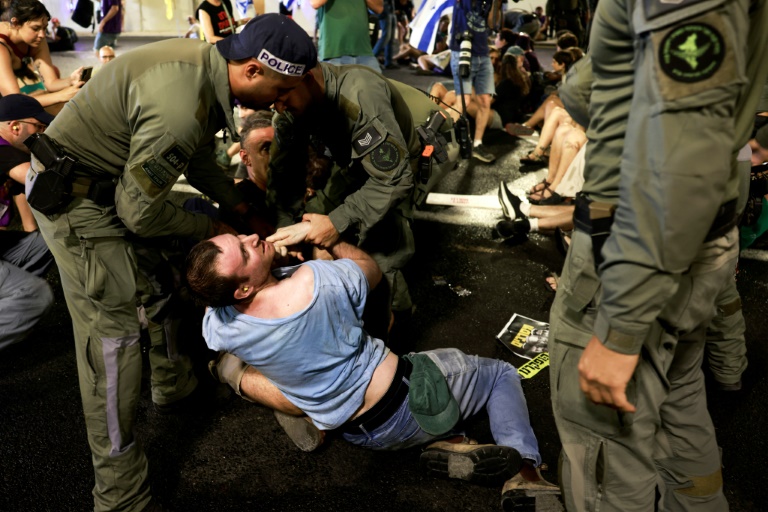 Immense manifestation à Tel-Aviv en soutien aux otages israéliens à Gaza