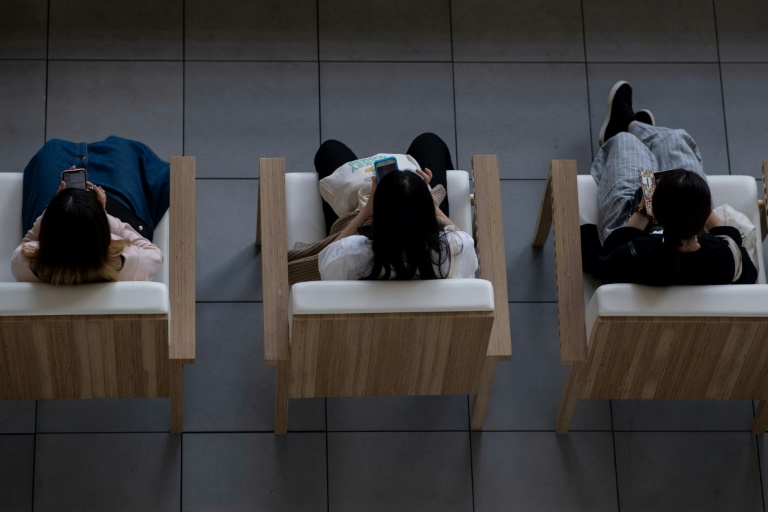 Japon : une ville veut limiter à deux heures l'utilisation des smartphones