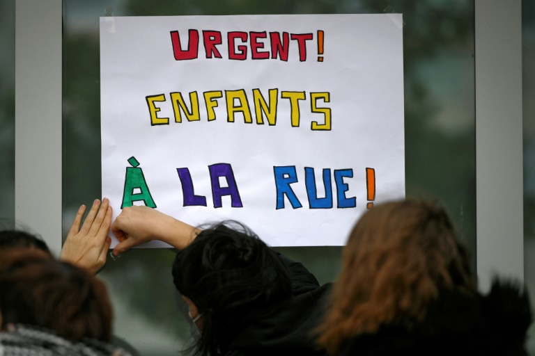 Plus de 2.000 enfants à la rue en France, déplorent des associations