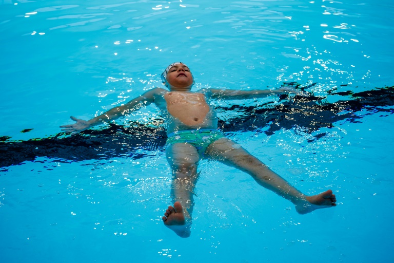 Pour prévenir les noyades, grand bain gratuit pour des enfants de Seine-Saint-Denis