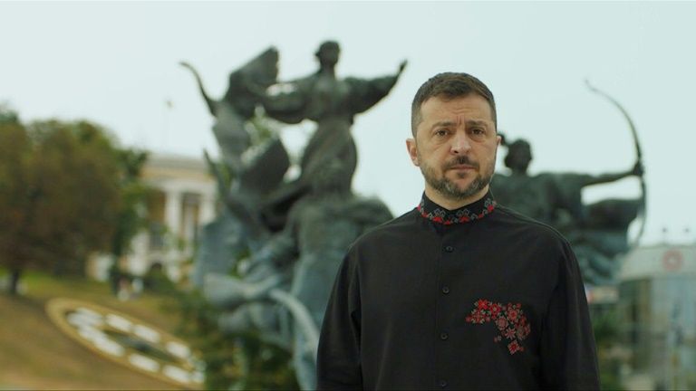 Zelensky réclame à nouveau une rencontre avec Poutine, Moscou lui reproche son insistance