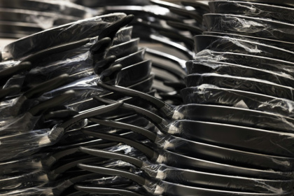 Des poêles en vente dans un magasin à Paris, le 11 mai 2023 - JOEL SAGET (AFP)