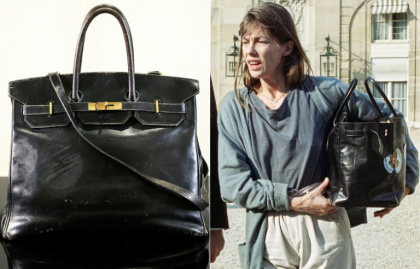 Cette combinaison de photos montre le sac Birkin ayant appartenu à l'artiste, pris chez Sotheby's à Paris le 2 juillet 2025 et Jane Birkin arrivant à l'Elysée avec ledit sac le 9 mai 1990 - ALAIN JOCARD, Gilles LEIMDORFER (AFP)