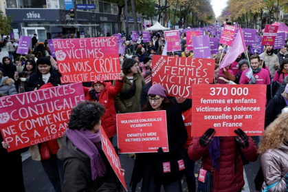 Manifestation contre les violences faites aux femmes le 23 novembre 2024 à Paris - STEPHANE DE SAKUTIN (AFP)