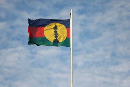 Le drapeau du FLNKS à Nouméa, en Nouvelle-Calédonie, le 24 juillet 2023 - Ludovic MARIN (AFP)