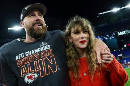 Travis Kelce et Taylor Swift au M&T Bank Stadium à Baltimore dans l'Etat américain du Maryland le 28 janvier 2024 - Patrick Smith (AFP)