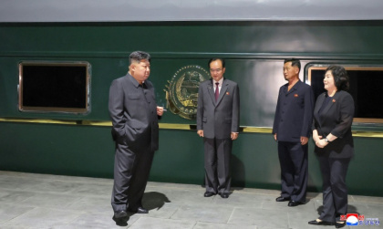Kim Jong Un avant de partir pour Pékin, le 01 Septembre 2025 à Pyongyang, photo fournie par l'agence de presse nord-coréenne Korean Central News Agency (KCNA) - STR (AFP)