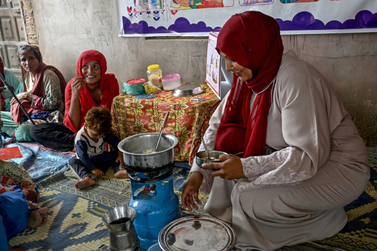 Moins d'huile et plus de protéines, la recette pour sauver les enfants du sud du Pakistan