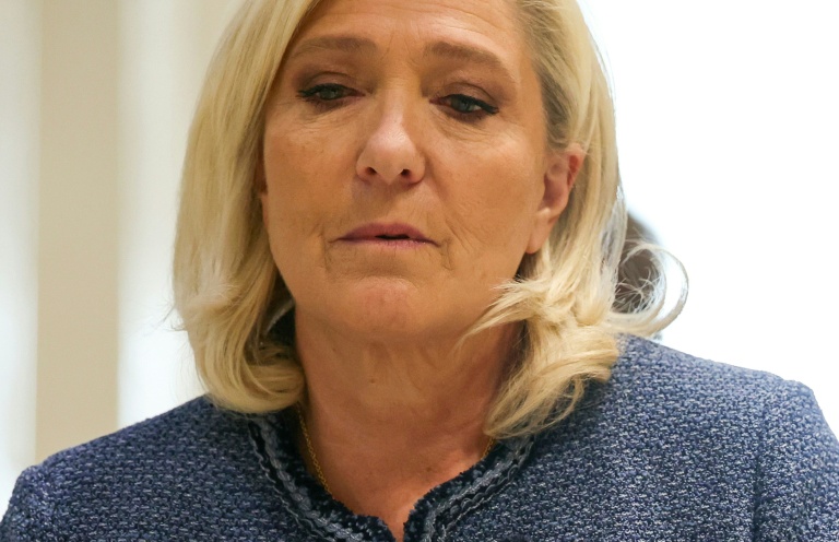 Assistants parlementaires du FN : Le Pen fixée sur les dates de son procès en appel