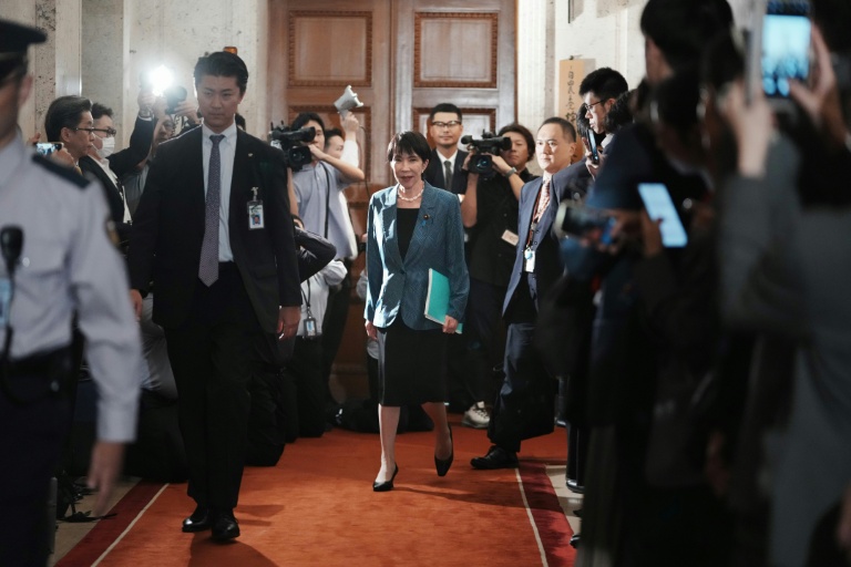 La conservatrice Sanae Takaichi devient la première femme Premier ministre du Japon