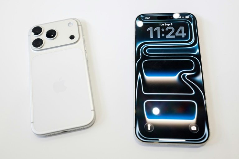 Apple lance ses iPhone 17 et un modèle ultrafin, sans révolution IA