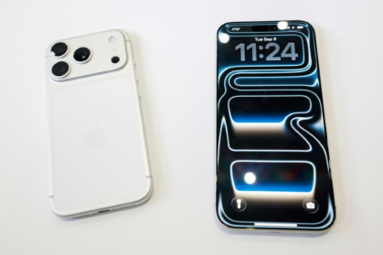 L'Apple iPhone 17 Pro présenté lors de l'événement "Awe-Dropping" au Steve Jobs Theater sur le campus d'Apple Park à Cupertino, en Californie, le 9 septembre 2025 - Nic Coury (AFP)