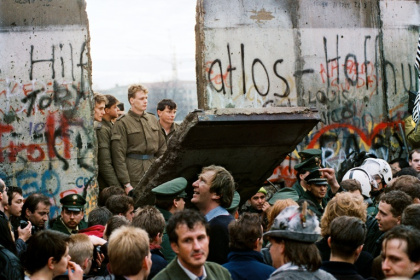La chute du mur de Berlin le 9 novembre 1989 - GERARD MALIE (AFP)