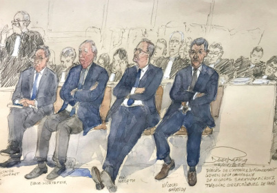 De g. à d.: Nicolas Sarkozy, Eric Woerth, Brice Hortefeux et Claude Guéant, le 6 janvier 2025 lors du procès concernant le financement de la campagne présidentielle de 2007 de M. Sarkozy - Benoit PEYRUCQ (AFP)