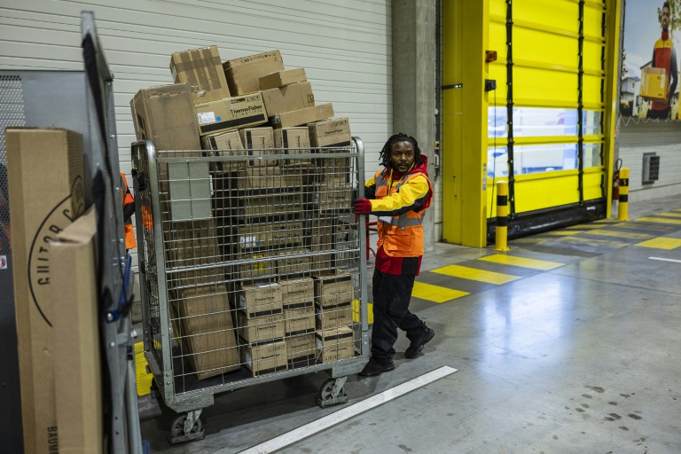 Les députés approuvent la mise en place d'une taxe de deux euros pour les "petits colis"