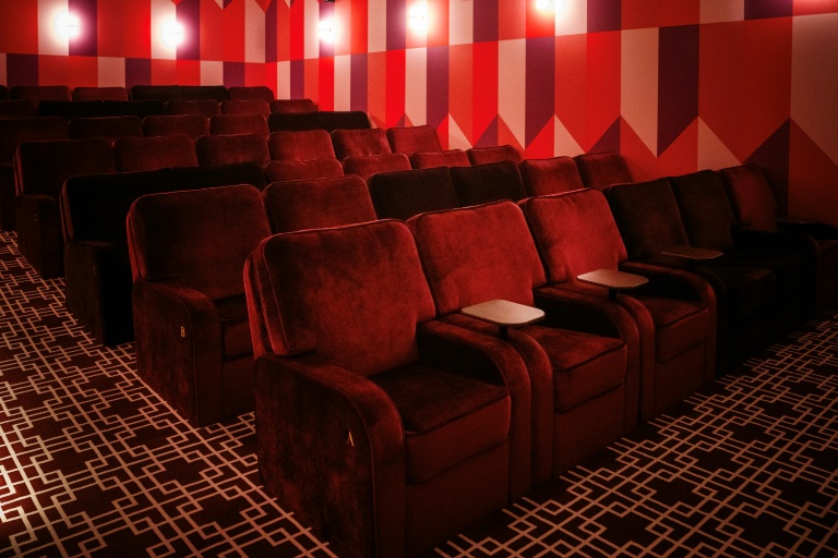 Les cinémas indépendants parisiens contraints de se réinventer pour survivre