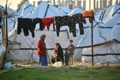 Déplacés palestiniens dans le camp de Nousseirat, dans le centre de la bande de Gaza, le 31 décembre 2025 - Eyad Baba (AFP)