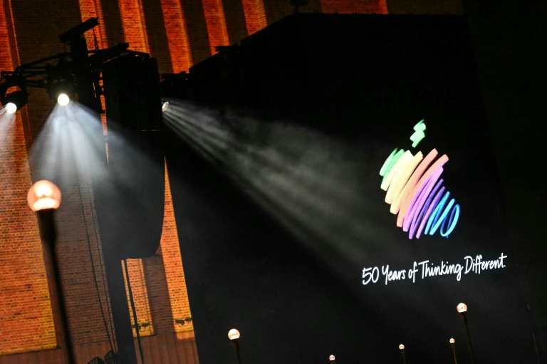 Apple, 50 ans et un défi existentiel : réussir le tournant de l'IA