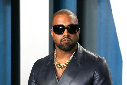 Kanye West assiste à une cérémonie à Beverly Hills, en Californie, le 9 février 2020 - JEAN-BAPTISTE LACROIX (AFP)