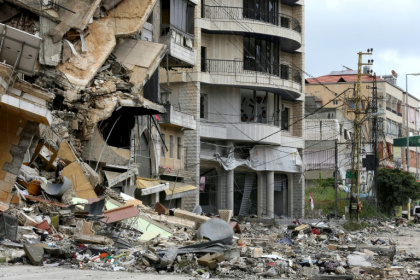 Des immeubles détruits par des frappes aérienne israéliennes à Nabatieh, dans le sud du Liban, le 20 avril 2026 - MAHMOUD ZAYYAT (AFP)
