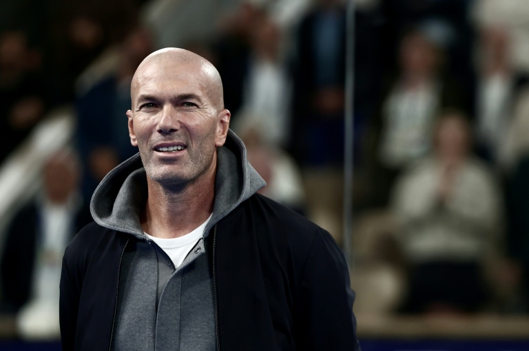 Foot : Zidane attendu pour écrire la page de l'après-Deschamps