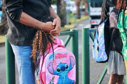 Rentrée des classes à Saint-Denis de la Reunion, le 19 août 2025 - Richard BOUHET (AFP)